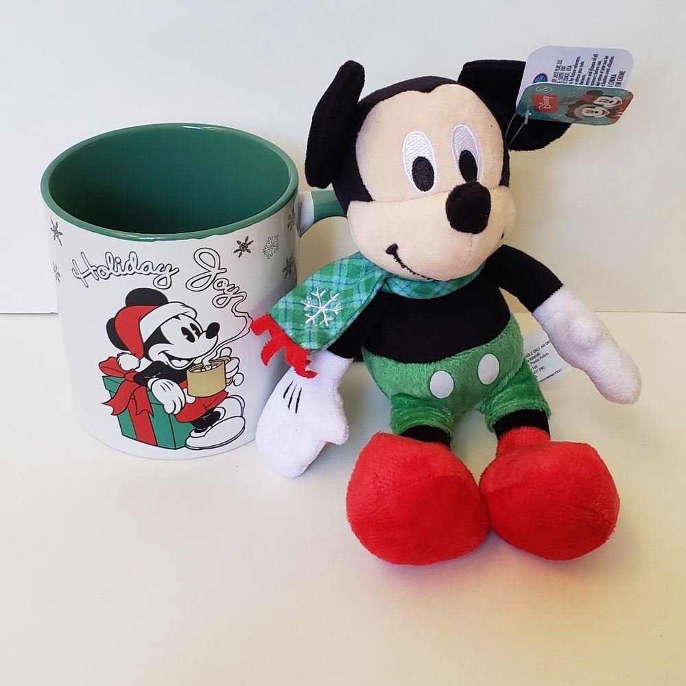 NWT Disney Mickey Mouse Christmas Holiday Joy Mug and Plush
